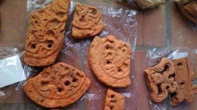 Découverte d objets anciens datant de la dynastie des Trân à Thai Binh